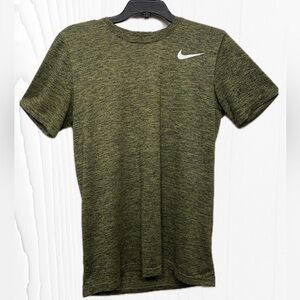 Nike shirt for men size small